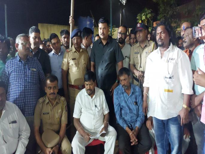 accused in the Bhiwandi Sanket Bhosle murder should be given the death penalty - Union Minister Ramdas Athawale | भिवंडीतील संकेत भोसले हत्येतील आरोपींना फाशीची शिक्षा व्हावी- केंद्रीय मंत्री रामदास आठवले accused in the Bhiwandi Sanket Bhosle murder should be given the death penalty - Union Minister Ramdas Athawale | भिवंडीतील संकेत भोसले हत्येतील आरोपींना फाशीची शिक्षा व्हावी- केंद्रीय मंत्री रामदास आठवले