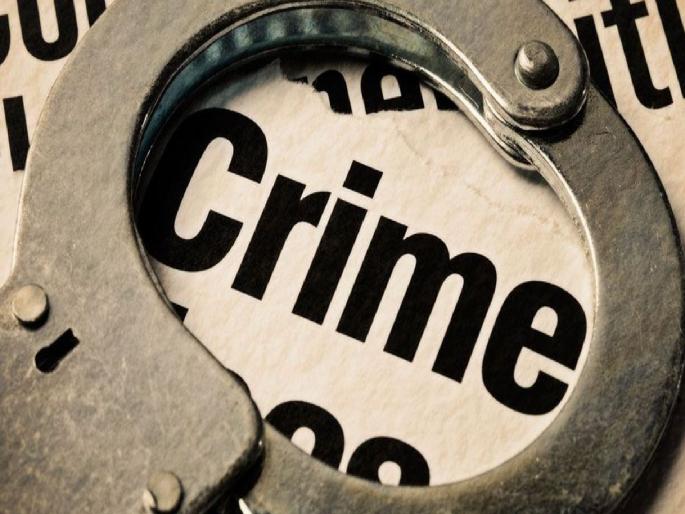 Gold jewelery worth one lakh was stolen from the auto during the journey | प्रवासादरम्यान ऑटोतून पळविले एक लाखांचे सोन्याचे दागिने Gold jewelery worth one lakh was stolen from the auto during the journey | प्रवासादरम्यान ऑटोतून पळविले एक लाखांचे सोन्याचे दागिने