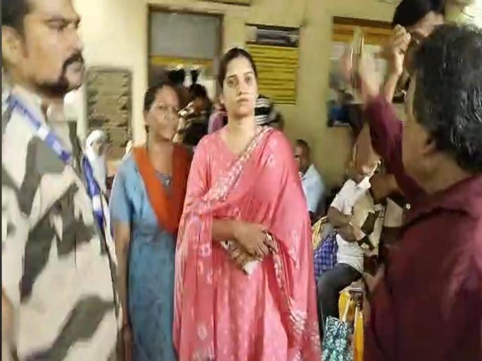 Due to server down, problem file house due | सर्व्हर प्रॉब्लेममुळे घरपट्टी भरण्यात येतोय अडथळा Due to server down, problem file house due | सर्व्हर प्रॉब्लेममुळे घरपट्टी भरण्यात येतोय अडथळा