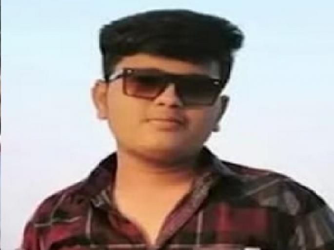 Class 10th student killed while going to class on a two-wheeler | दुचाकीने क्लासला जाताना दहावीतील विद्यार्थी ठार Class 10th student killed while going to class on a two-wheeler | दुचाकीने क्लासला जाताना दहावीतील विद्यार्थी ठार