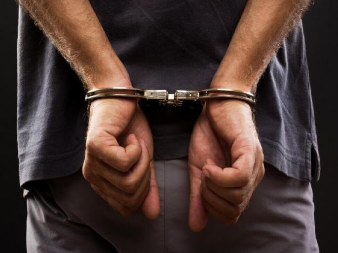 A notorious gangster was arrested by police from Madhya Pradesh | कुख्यात गुंडाला मध्यप्रदेशातून शिताफीने केली अटक A notorious gangster was arrested by police from Madhya Pradesh | कुख्यात गुंडाला मध्यप्रदेशातून शिताफीने केली अटक