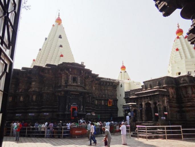 Kumkumarchan at Shree Mahalakshmi temple by 5000 women | अंबाबाईच्या सान्निध्यात ५ हजार महिलांचे कुंकुमार्चन, श्री महालक्ष्मी अन्नछत्र सेवा ट्रस्टचे आयोजन