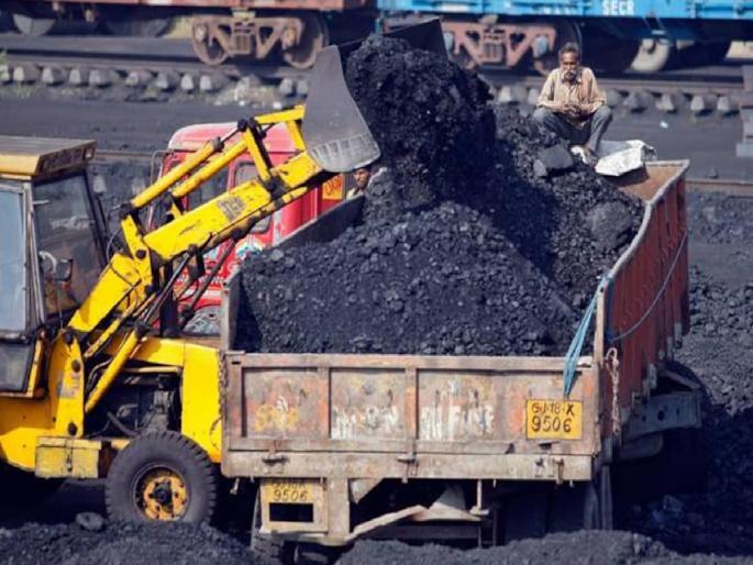Coal transportation on Varora-Vani-Madhli road will be life threatening | वरोरा-वणी-माढळी रोडवरील कोळसा वाहतूक ठरेल जीवघेणी