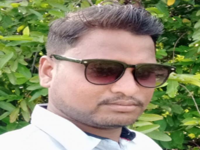 man died due to electricity in gadachiroli | घरासाठी ‘छप्पर’ आणायला गेला; पण विद्युतने घात केला ! man died due to electricity in gadachiroli | घरासाठी ‘छप्पर’ आणायला गेला; पण विद्युतने घात केला !