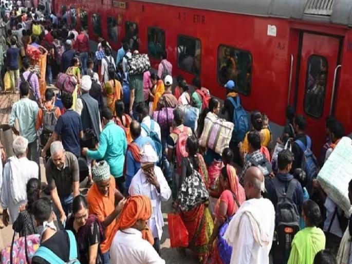 Holi excitement, train journeys house full crowds | होळीचा उत्साह, रेल्वेगाड्या ट्रॅव्हल्समध्ये हाऊसफुल गर्दी Holi excitement, train journeys house full crowds | होळीचा उत्साह, रेल्वेगाड्या ट्रॅव्हल्समध्ये हाऊसफुल गर्दी