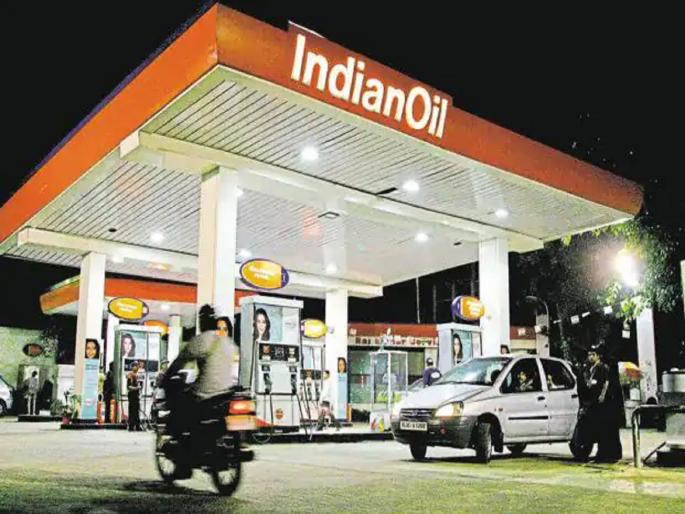 A quarter of a lakh was stolen by breaking the office door of the petrol pump | पेट्रोल पंपाचा ऑफिसचा दरवाजा तोडून सव्वा लाख लंपास A quarter of a lakh was stolen by breaking the office door of the petrol pump | पेट्रोल पंपाचा ऑफिसचा दरवाजा तोडून सव्वा लाख लंपास