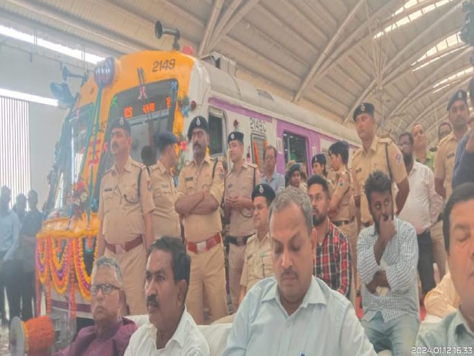 Shri Ganesha for passenger traffic on Uran-Kharkopar second phase railway line from today | उरण-खारकोपर दुसऱ्या टप्प्यातील रेल्वे मार्गावरील प्रवासी वाहतूकीचा आजपासून श्रीगणेशा Shri Ganesha for passenger traffic on Uran-Kharkopar second phase railway line from today | उरण-खारकोपर दुसऱ्या टप्प्यातील रेल्वे मार्गावरील प्रवासी वाहतूकीचा आजपासून श्रीगणेशा