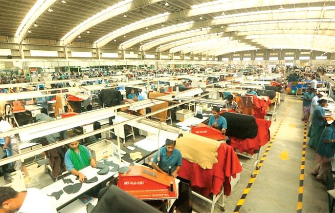 We need a favorable environment for wealth creation | संपत्ती निर्मितीसाठी अनुकूल वातावरण हवे We need a favorable environment for wealth creation | संपत्ती निर्मितीसाठी अनुकूल वातावरण हवे