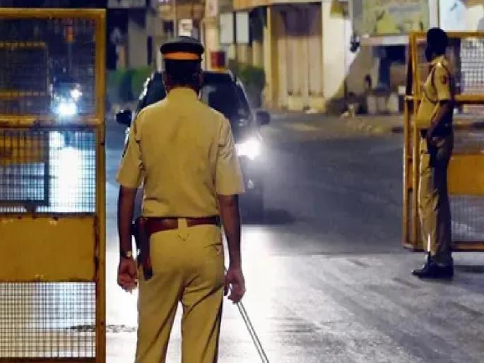 police caught accused in akola | नाकाबंदी करुन गुन्हेगारांच्या आवळल्या मुसक्या police caught accused in akola | नाकाबंदी करुन गुन्हेगारांच्या आवळल्या मुसक्या