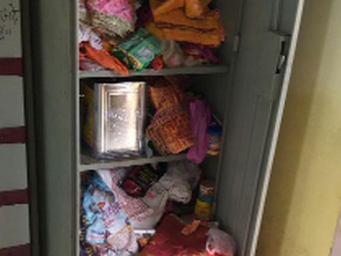 The thieves stumble upon a treasure chest in the temple | चोरट्यांचा मंदिरातील दानपेटीवर डल्ला The thieves stumble upon a treasure chest in the temple | चोरट्यांचा मंदिरातील दानपेटीवर डल्ला