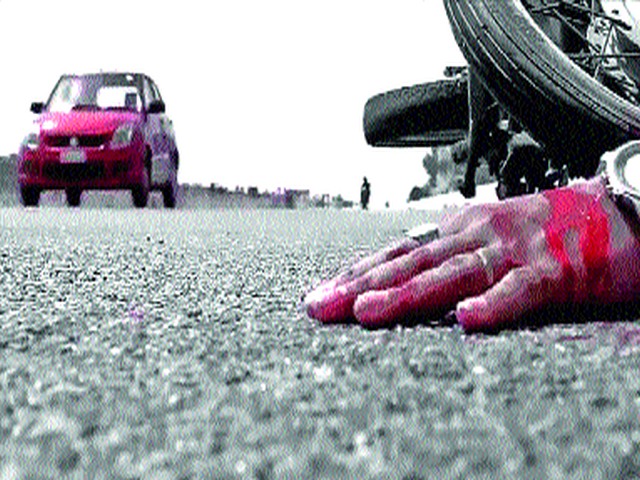 One injured in accident at Manikkhamb Shivar | माणिकखांब शिवारात अपघातात एक जखमी One injured in accident at Manikkhamb Shivar | माणिकखांब शिवारात अपघातात एक जखमी
