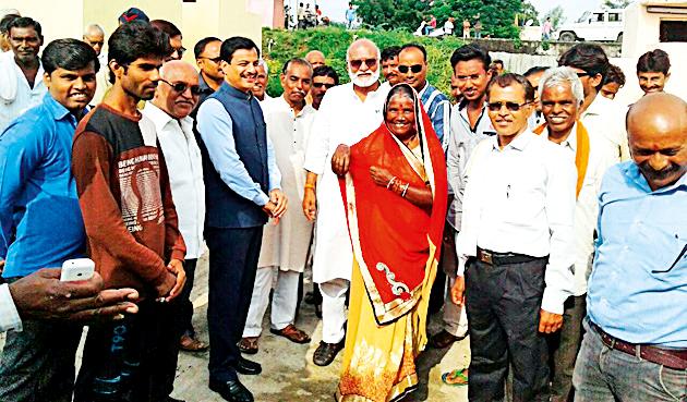 Minister of State for Urban Development organized a clean-up house | नगरविकास राज्यमंत्र्यांनी केली स्वच्छतागृहाची पाहणी Minister of State for Urban Development organized a clean-up house | नगरविकास राज्यमंत्र्यांनी केली स्वच्छतागृहाची पाहणी
