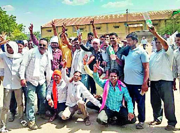 Mahayuti happy till the fifth round, Mahaagadi dalliance after sixth | पाचव्या फेरीपर्यंत महायुती खूष, सहाव्यानंतर महाआघाडीचा जल्लोष