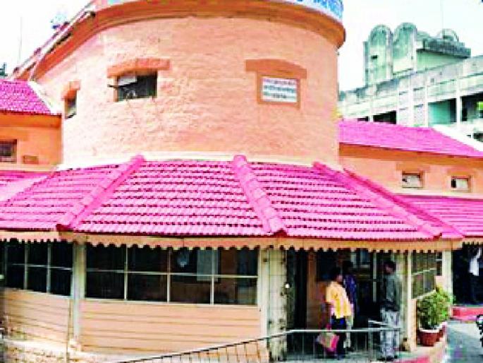 Dissatisfaction with the service chief for 'in charge' of the municipality | महापालिकेत ‘प्रभारी’साठी सेवाज्येष्ठांशी दुजाभाव Dissatisfaction with the service chief for 'in charge' of the municipality | महापालिकेत ‘प्रभारी’साठी सेवाज्येष्ठांशी दुजाभाव