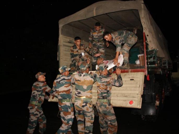 Army's 'Operation Varsha 21' to help flood victims; 15 squads dispatched to various places | पूरग्रस्तांच्या मदतीसाठी लष्कराचं 'ऑपरेशन वर्षा २१'; विविध ठिकाणी १५ पथकं रवाना Army's 'Operation Varsha 21' to help flood victims; 15 squads dispatched to various places | पूरग्रस्तांच्या मदतीसाठी लष्कराचं 'ऑपरेशन वर्षा २१'; विविध ठिकाणी १५ पथकं रवाना