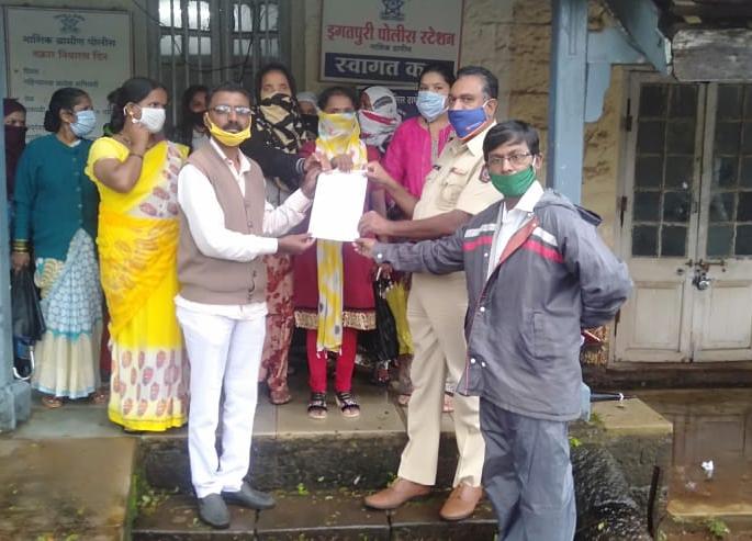 Private finance companies' demand for recovery of installments for women's self-help groups | महिला बचत गटांना हप्ते वसुलीचा खाजगी फायनान्स कंपन्याचा तगादा Private finance companies' demand for recovery of installments for women's self-help groups | महिला बचत गटांना हप्ते वसुलीचा खाजगी फायनान्स कंपन्याचा तगादा