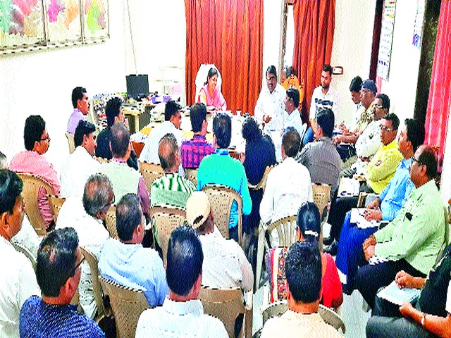 Avoid bullying in government work | शासकीय कामात हलगर्जीपणा टाळा Avoid bullying in government work | शासकीय कामात हलगर्जीपणा टाळा