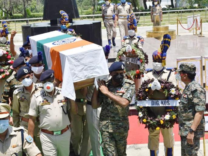 Built a house; But the dream of homecoming is only partial; Martyr Sunil Kale's mourning | घर बांधलं; मात्र गृहप्रवेशाचं स्वप्न अर्धवटच; शहीद सुनील काळेच्या सवंगड्यांची खंत Built a house; But the dream of homecoming is only partial; Martyr Sunil Kale's mourning | घर बांधलं; मात्र गृहप्रवेशाचं स्वप्न अर्धवटच; शहीद सुनील काळेच्या सवंगड्यांची खंत