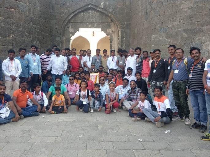 300 trekarsanar khila ki sir | ३०० ट्रेकर्संनी धारूर किल्ला केला सर 300 trekarsanar khila ki sir | ३०० ट्रेकर्संनी धारूर किल्ला केला सर