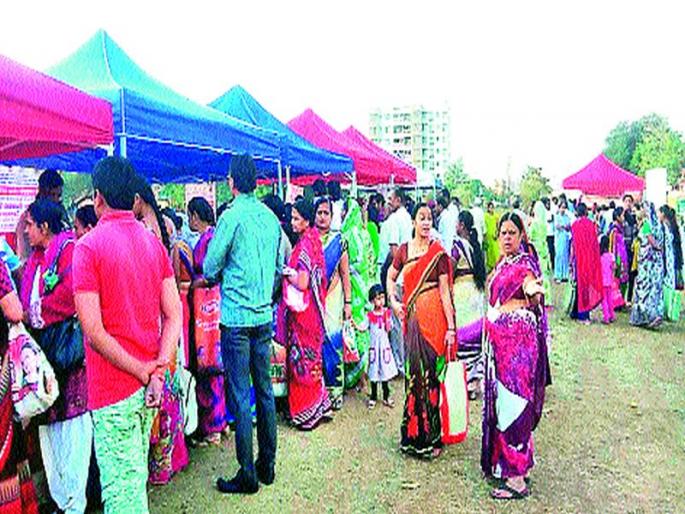 Farmer's Weekly Market: A lot of response ends with consumer feedback in just two hours | शेतकरी आठवडे बाजार : ग्राहकांकडून उदंड प्रतिसाद अवघ्या दोन तासांतच संपतो भाजीपाला Farmer's Weekly Market: A lot of response ends with consumer feedback in just two hours | शेतकरी आठवडे बाजार : ग्राहकांकडून उदंड प्रतिसाद अवघ्या दोन तासांतच संपतो भाजीपाला