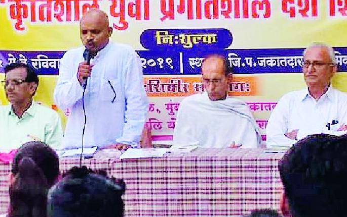 Gandhi gave self confidence to India | गांधींनी भारताला आत्मभान दिले