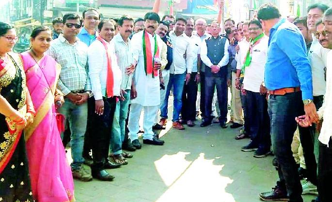 BJP activists cheer for the formation of government | सरकार स्थापनेचा भाजप कार्यकर्त्यांकडून जल्लोष BJP activists cheer for the formation of government | सरकार स्थापनेचा भाजप कार्यकर्त्यांकडून जल्लोष