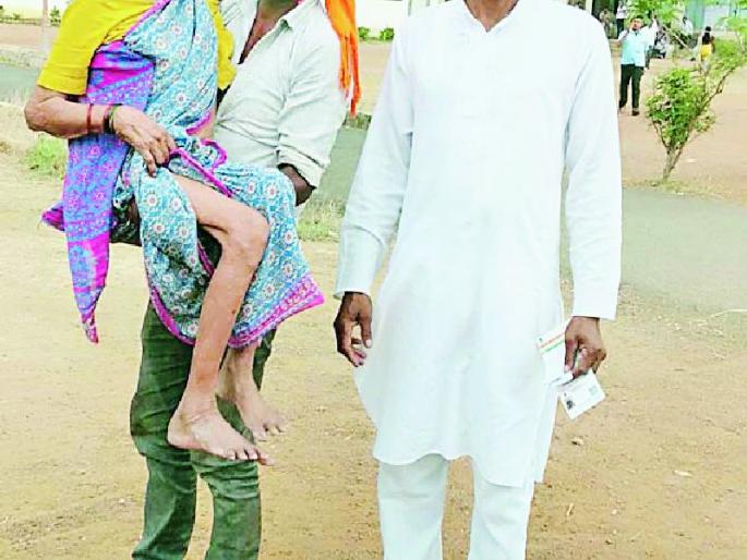 Palandur zip And the Gram Panchayat bypolls in the bypolls | पालांदूर जि.प. व ग्रा.पं.ची पोटनिवडणूक शांततेत Palandur zip And the Gram Panchayat bypolls in the bypolls | पालांदूर जि.प. व ग्रा.पं.ची पोटनिवडणूक शांततेत