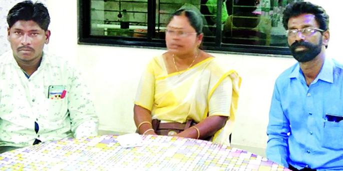 Out-of-bound monthly meetings in Panchayat Samiti | पंचायत समितीत नियमबाह्य मासिक सभा Out-of-bound monthly meetings in Panchayat Samiti | पंचायत समितीत नियमबाह्य मासिक सभा