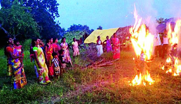 'Deewali in darkness' due to poor administration | बधीर प्रशासनामुळे कमकासूरवासीयांची ‘दिवाळी अंधारात’