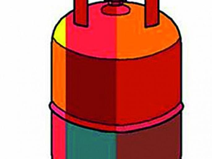 There is no oil and the cylinder is empty. .! | तेलही नाही अन् सिलिंडरही मिळतोय तोही रिकामा. .! There is no oil and the cylinder is empty. .! | तेलही नाही अन् सिलिंडरही मिळतोय तोही रिकामा. .!