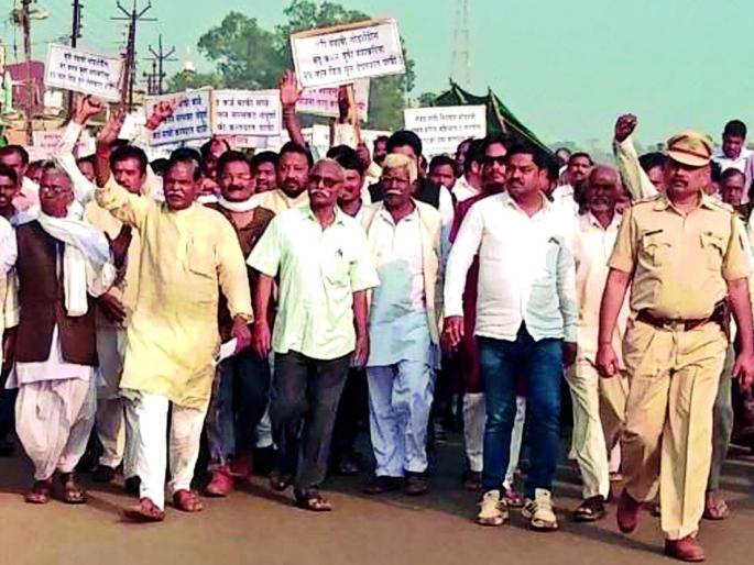 Farmer's Front in Sakoli | साकोलीत शेतकऱ्यांचा मोर्चा Farmer's Front in Sakoli | साकोलीत शेतकऱ्यांचा मोर्चा