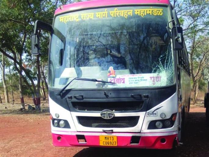 Two killed in Khamgaon-Chikhali road accident |  खामगाव-चिखली मार्गावर दोन अपघातात दोन जण ठार