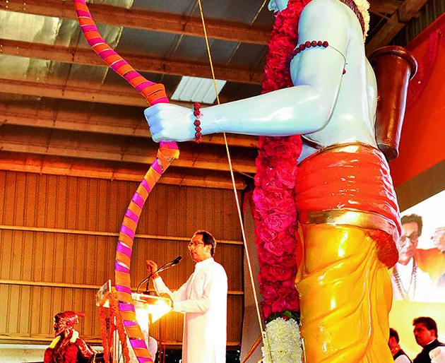 'Jumlebazar' is going to open the government | ‘जुमलेबाज’ सरकारला उघडे पाडण्यासाठी फिरतोय  'Jumlebazar' is going to open the government | ‘जुमलेबाज’ सरकारला उघडे पाडण्यासाठी फिरतोय