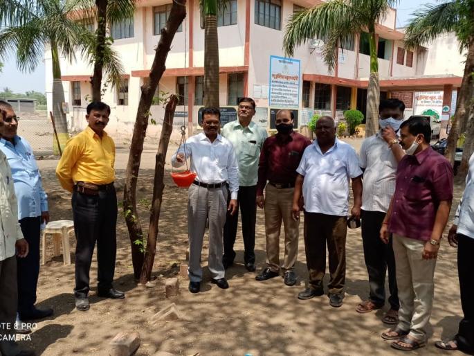 Save the Birds campaign started at Chandori Vidyalaya | चांदोरी विद्यालयात पक्षी वाचवा अभियानास सुरुवात Save the Birds campaign started at Chandori Vidyalaya | चांदोरी विद्यालयात पक्षी वाचवा अभियानास सुरुवात