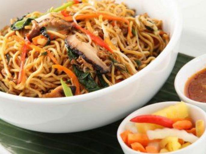 Do you eat Chinese or invite stomach ailments? | चायनिज खाताय? जरा जपून! अतिसेवन ठरू ठकते घातक Do you eat Chinese or invite stomach ailments? | चायनिज खाताय? जरा जपून! अतिसेवन ठरू ठकते घातक