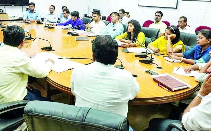 The ballot paper in Braille will be given by Divyang voters | दिव्यांग मतदारांना मिळणार ब्रेल लिपीतील बॅलेट पेपर The ballot paper in Braille will be given by Divyang voters | दिव्यांग मतदारांना मिळणार ब्रेल लिपीतील बॅलेट पेपर