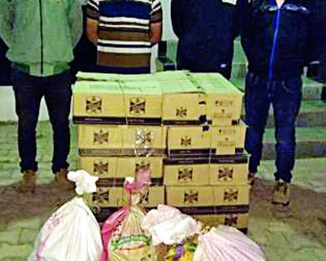 Drugs seized from a highland area in Chandrapur | चंद्रपुरातील उच्चभू्र परिसरातून दारुसाठा जप्त