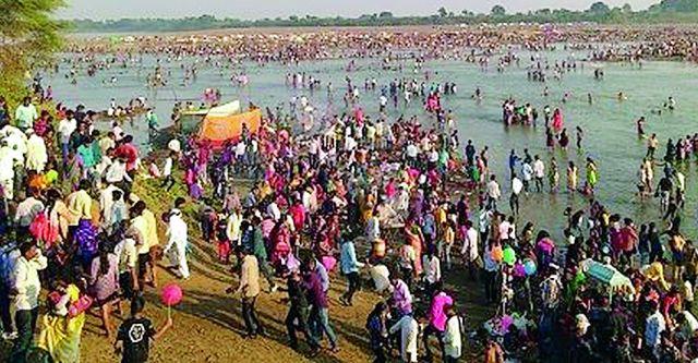 Thousands of devotees have performed rituals | हजारो भाविकांनी केले अभ्यंगस्नान