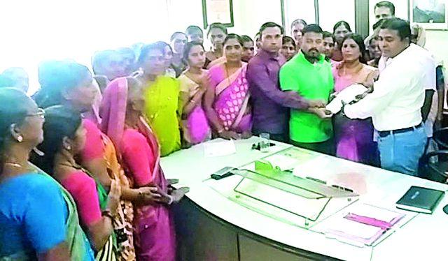 Before the summer the water in the vicinity was raised | उन्हाळ्याआधीच वरोऱ्यात पाणी प्रश्न पेटला Before the summer the water in the vicinity was raised | उन्हाळ्याआधीच वरोऱ्यात पाणी प्रश्न पेटला