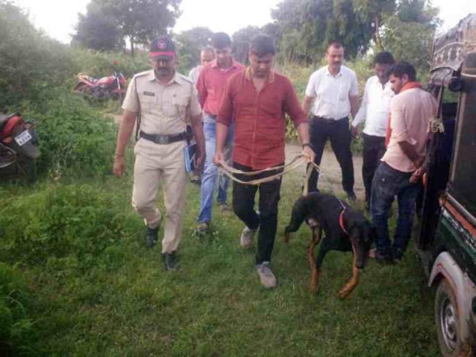 The couple was beaten and robbed and the body of the young man was found there | दाम्पत्याला मारहाण करुन लुटले अन् तेथेच आढळला तरुणाचा मृतदेह