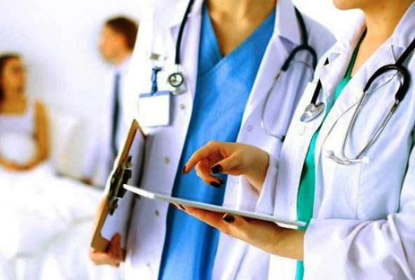 Beware! attacks on doctors if you go to jail for 10 years; The new law will come soon | खबरदार! डॉक्टरांवर हात उचलाल तर 10 वर्षे जेलमध्ये जाल; नवीन कायदा लवकरच येणार Beware! attacks on doctors if you go to jail for 10 years; The new law will come soon | खबरदार! डॉक्टरांवर हात उचलाल तर 10 वर्षे जेलमध्ये जाल; नवीन कायदा लवकरच येणार