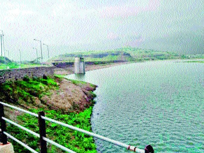 Thick water storage in the dam | धरणात मोजका पाणीसाठा Thick water storage in the dam | धरणात मोजका पाणीसाठा