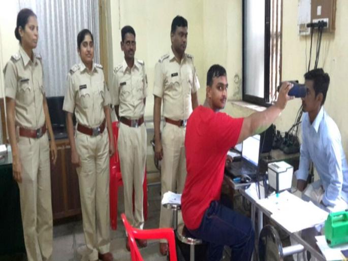 Dhule district prisoners 'base'! | धुळे जिल्हा कारागृहातील बंदीवानांना ‘आधार’! Dhule district prisoners 'base'! | धुळे जिल्हा कारागृहातील बंदीवानांना ‘आधार’!