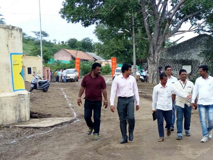 By night, the village became 'clean'! | रात्रीतून गाव झाले ‘स्वच्छ’ ! By night, the village became 'clean'! | रात्रीतून गाव झाले ‘स्वच्छ’ !