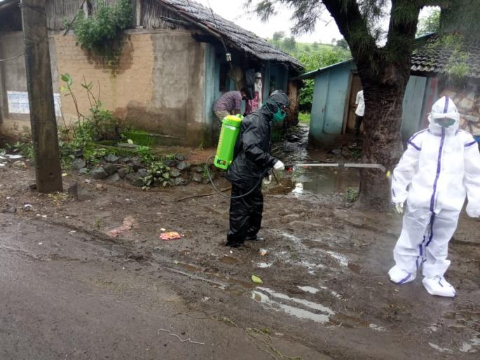 The number of corona patients increased in rural areas of the district | जिल्ह्याच्या ग्रामीण भागात कोरोना रुग्णसंख्या वाढली The number of corona patients increased in rural areas of the district | जिल्ह्याच्या ग्रामीण भागात कोरोना रुग्णसंख्या वाढली