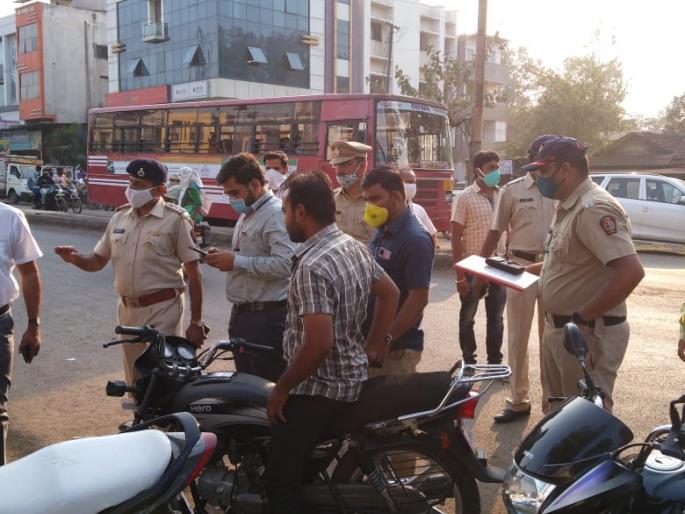 Penalties are levied on those who do not wear masks | मास्क न वापरणाऱ्यांवर उगारला दंडाचा बडगा
