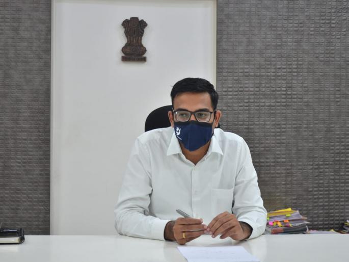 A curfew will be imposed in Jalgaon Municipal Corporation area from 11 pm to 6 am till January 5 | जळगाव मनपा क्षेत्रात 5 जानेवारीपर्यंत रात्री 11 ते सकाळी 6 या वेळेत संचारबंदी लागू A curfew will be imposed in Jalgaon Municipal Corporation area from 11 pm to 6 am till January 5 | जळगाव मनपा क्षेत्रात 5 जानेवारीपर्यंत रात्री 11 ते सकाळी 6 या वेळेत संचारबंदी लागू