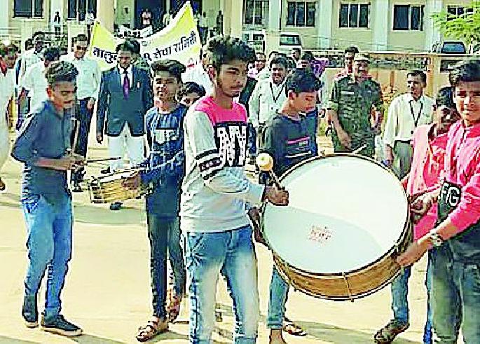 Indigenous people should not be deprived of justice | तळागाळातील व्यक्ती न्यायापासून वंचित राहू नये