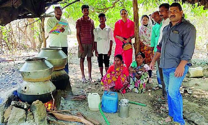 The Mohawk darahah mahalam seized | मोहफूल दारूसह मुद्देमाल जप्त The Mohawk darahah mahalam seized | मोहफूल दारूसह मुद्देमाल जप्त