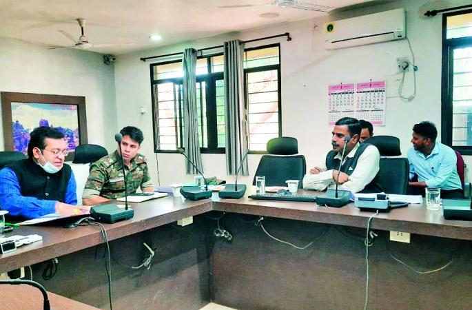 Take legal action if foreign grain is found | परराज्यातील धान आढळून आल्यास कायदेशिर कारवाई करा Take legal action if foreign grain is found | परराज्यातील धान आढळून आल्यास कायदेशिर कारवाई करा